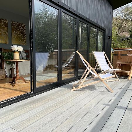 Luxury Lodge In The Treetops Llanbrynmair ภายนอก รูปภาพ